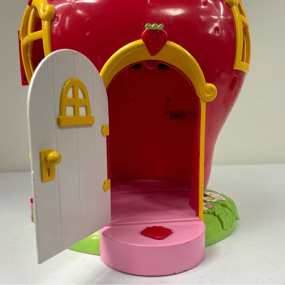Strawberry Shortcake Berry Sweet House with Carry Handle 2003 Large - Picture 6 of 12